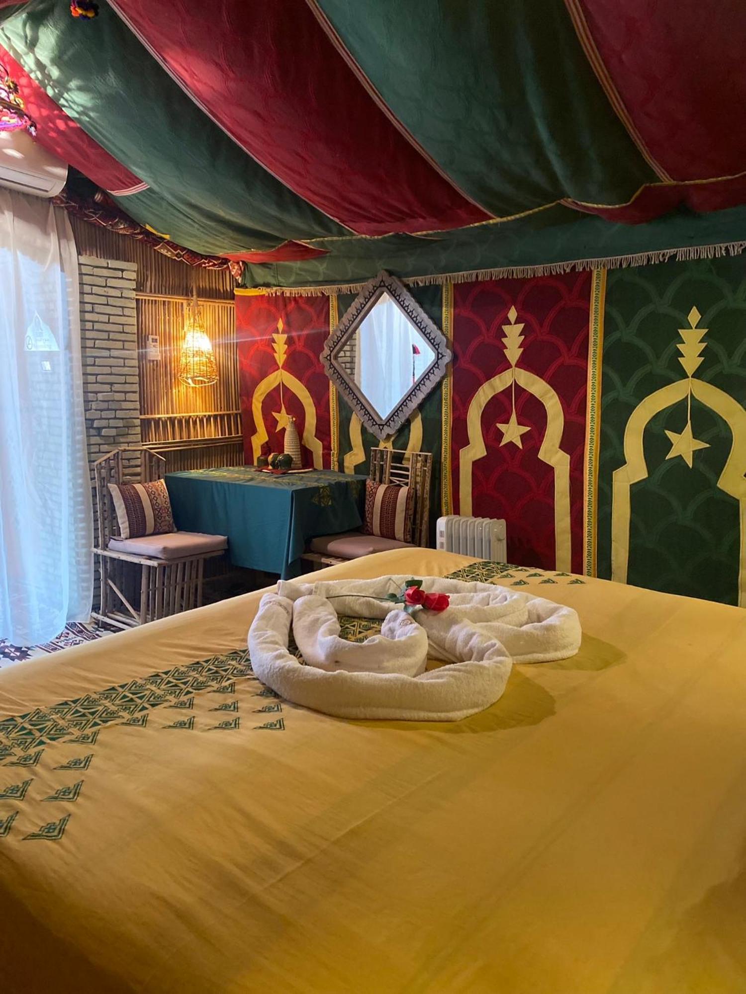 Tente Et Restaurant Elbey Douz Esterno foto